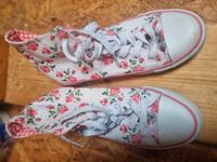 Schuhe verschiedene Preis auf Anfrage Hessen - Hasselroth Vorschau