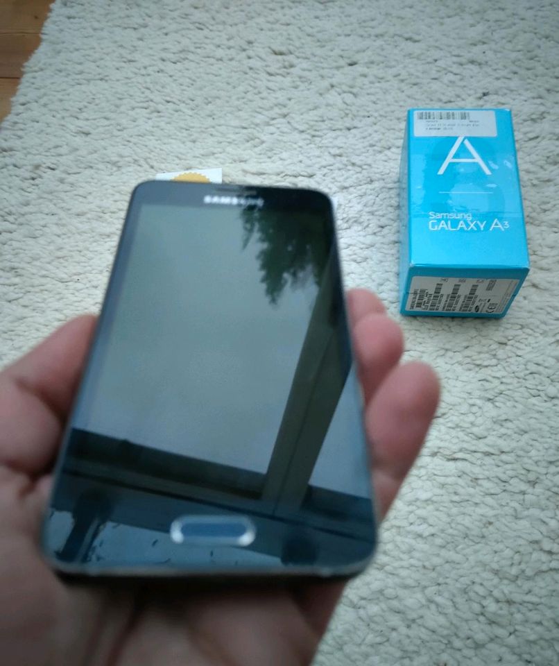 Handy Samsung Galaxy A300. 16GB.im sehr guten Zustand. in Hamburg