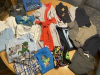 Kleidungspaket 110/116 Bademantel, Jeans, Shirts, Pullover usw. Bayern - Pfofeld Vorschau