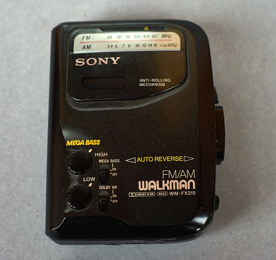 Walkman Sony WM-FX315 mit Radio AM/FM. Autorevers in Husum
