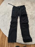 Bershka Cargo Hose gr.34 Top Zustand Nordrhein-Westfalen - Oerlinghausen Vorschau