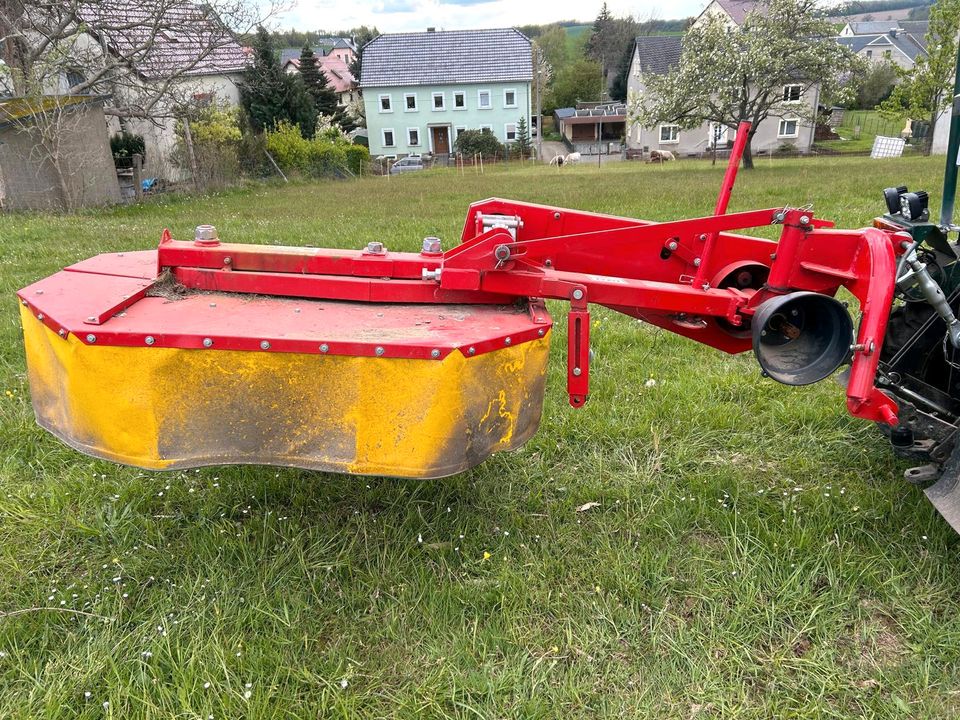 Wiese Gras Heu mähen als Dienstleister in Haselbachtal