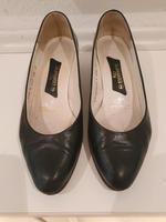 Salamander, schwarze Leder Pumps, 4,5 Hessen - Gießen Vorschau