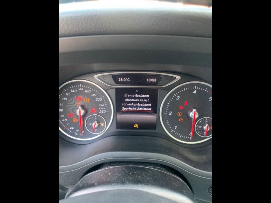 Mercedes B 200 CDİ Led Navi pano AHK in Lübeck