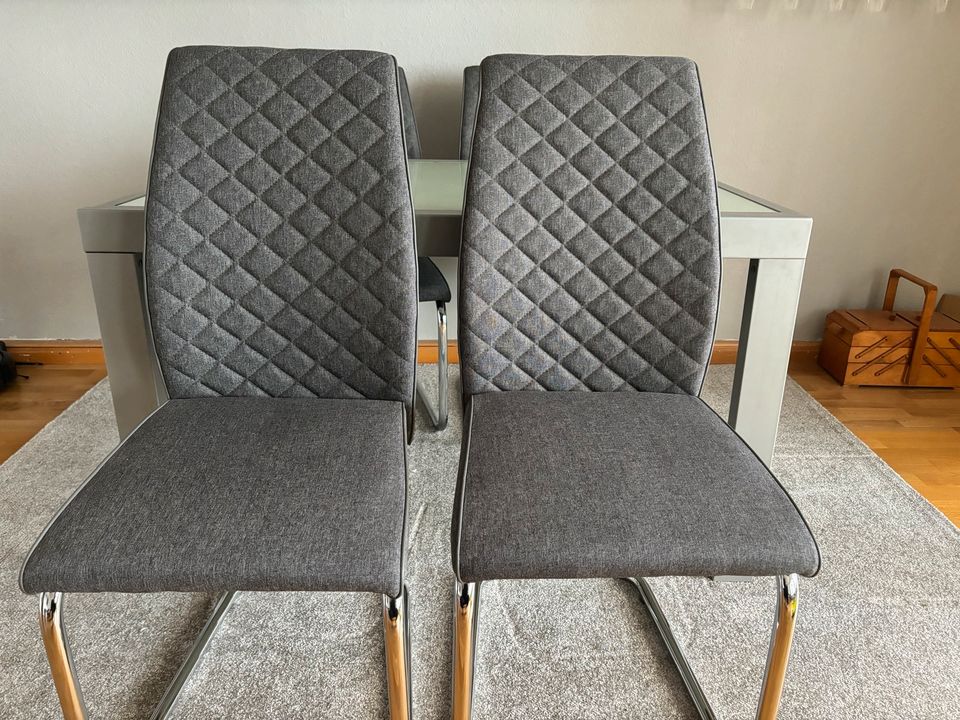 Stühle / Schwingstühle neuwertig in Osterholz-Scharmbeck