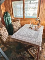 Vintage Holz Garnitur ausziehbarer Holztisch und 2 Polster Stühle Thüringen - Gotha Vorschau