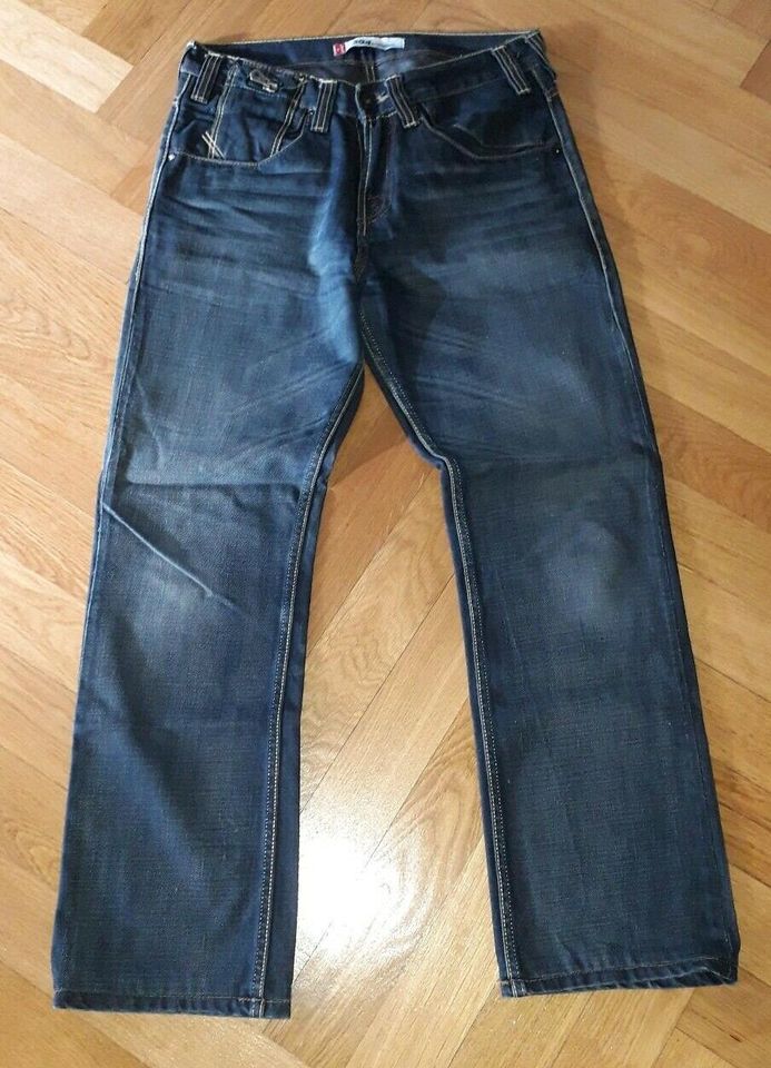 Retro VINTAGE Levi's Jeans 31 M BW39 L100cm in Olpe