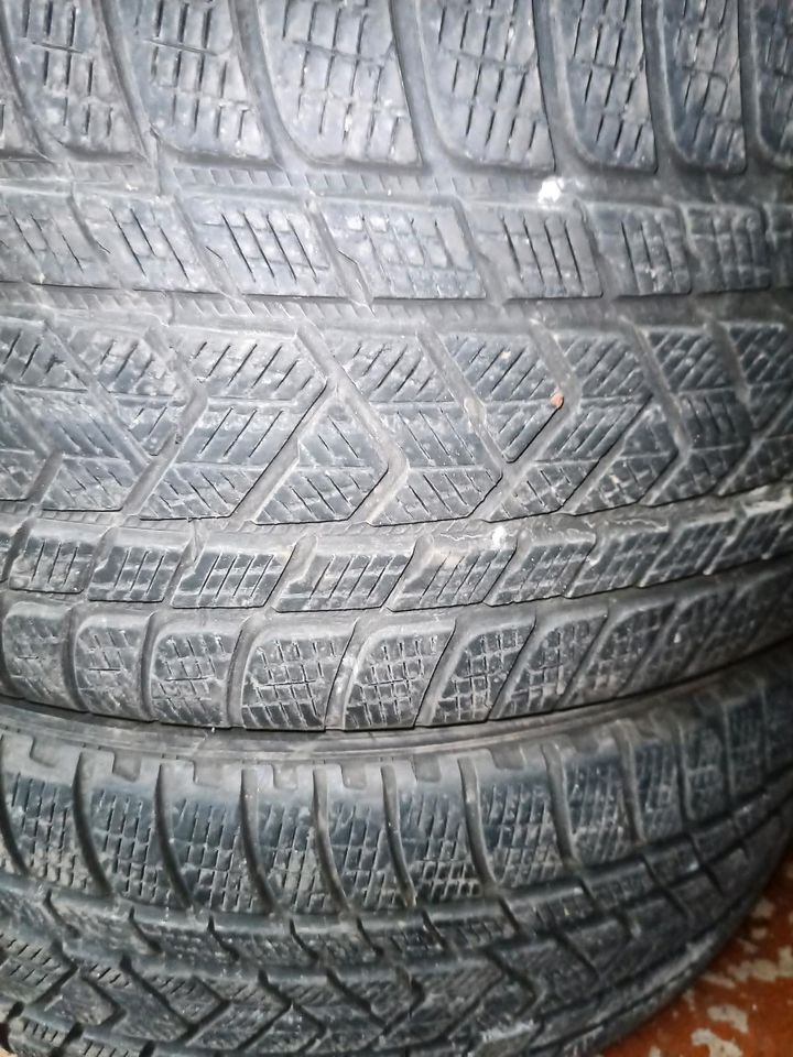 2x 285/40R22 110W Pirelli Scorpion Winter L (Lamborghini) in Stuttgart