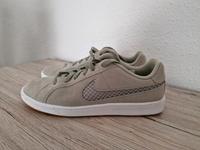 Nike Damenschuh. Gr. 41. Grün. Wildleder. Sachsen-Anhalt - Merseburg Vorschau