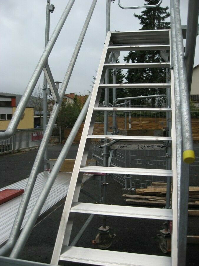 ALU PODESTTREPPE TREPPENTURM GERÜSTTREPPE GERÜSTTREPPEN in Bad Bocklet