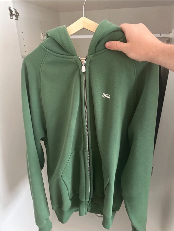 6PM GREEN ZIP HOODIE SIZE L in Wolnzach