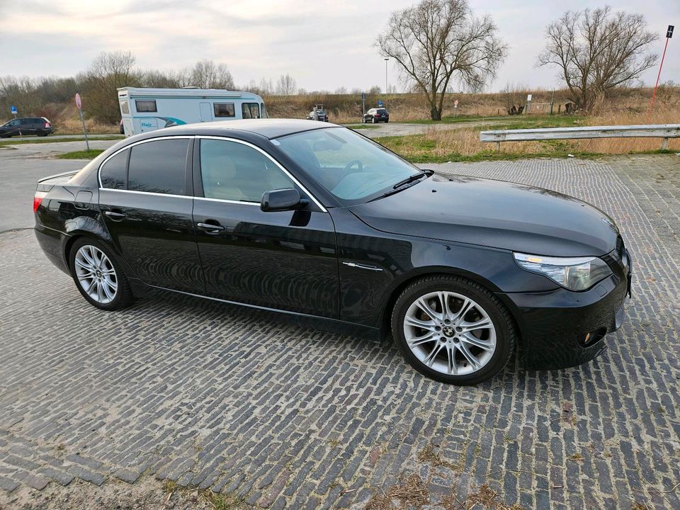 Biete BMW 525xi E60 in Oldenburg