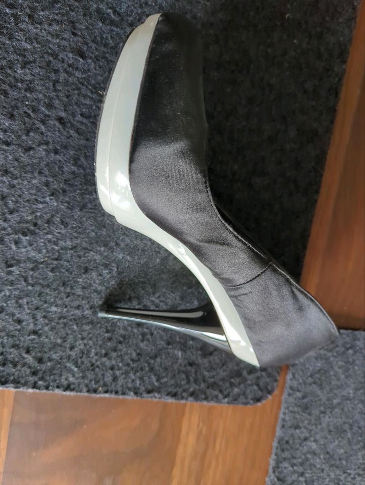 High Heels Plateau Pumps Schuhe Größe 37 Laura Scott in Gschwend