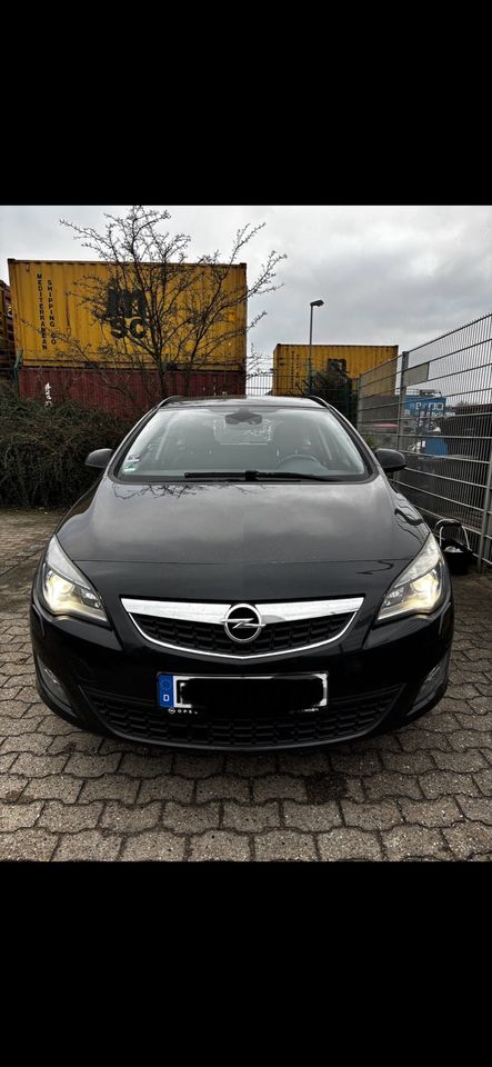 Opel Astra 1.7 CDTi Sports Tourer in Harrislee
