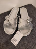 H&M Sandalen 40 Silber Pantoletten Latschen Neu Top Nordrhein-Westfalen - Gladbeck Vorschau
