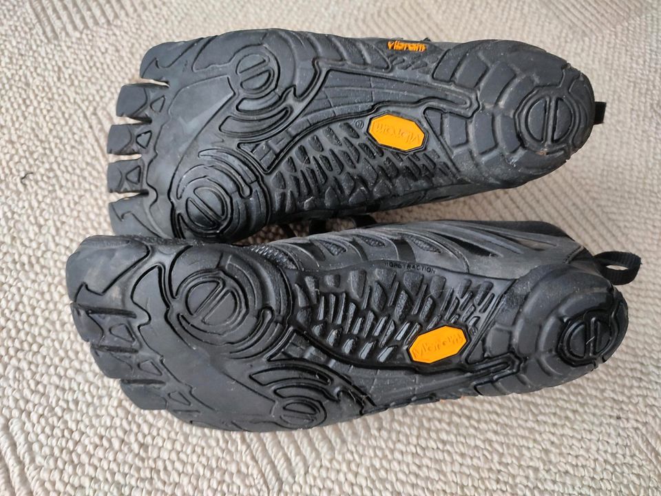 Vibram fivefingers schwarz Gr.43 Herren  Barfuß-Schuhe in Egenhofen