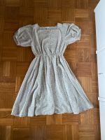 Kleid Vintage 36/38 Babyblau Satin Blumenmuster Hellblau Niedersachsen - Großefehn Vorschau