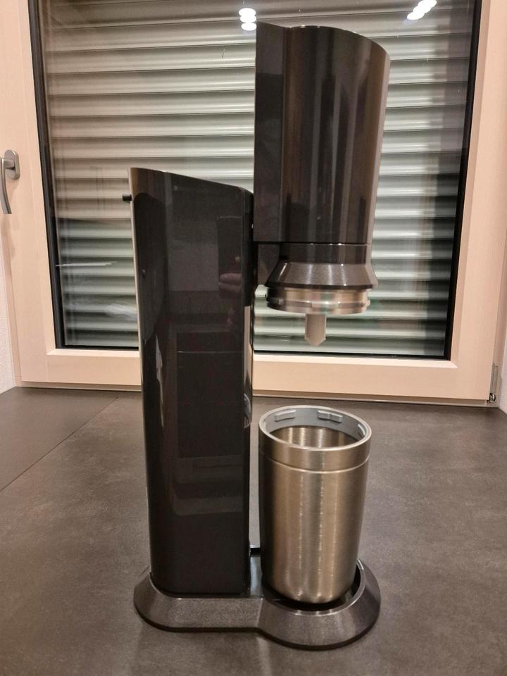Sodastream Crystal inkl. vollem CO2-Zylinder und 4 Glasflaschen in Kammeltal