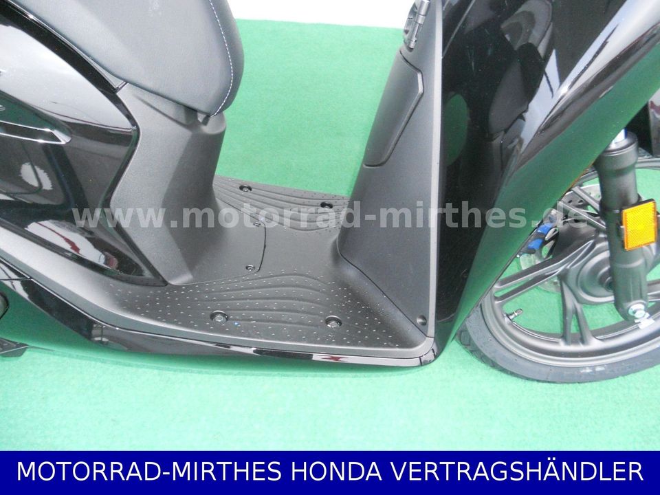 Honda SH125 *Modell 2024*SCHWARZ+GRÜN+GRAU* in Ranstadt