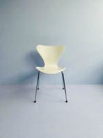 Fritz Hansen Serie 7 3107 Stuhl in weiß Arne Jacobsen München - Schwabing-West Vorschau