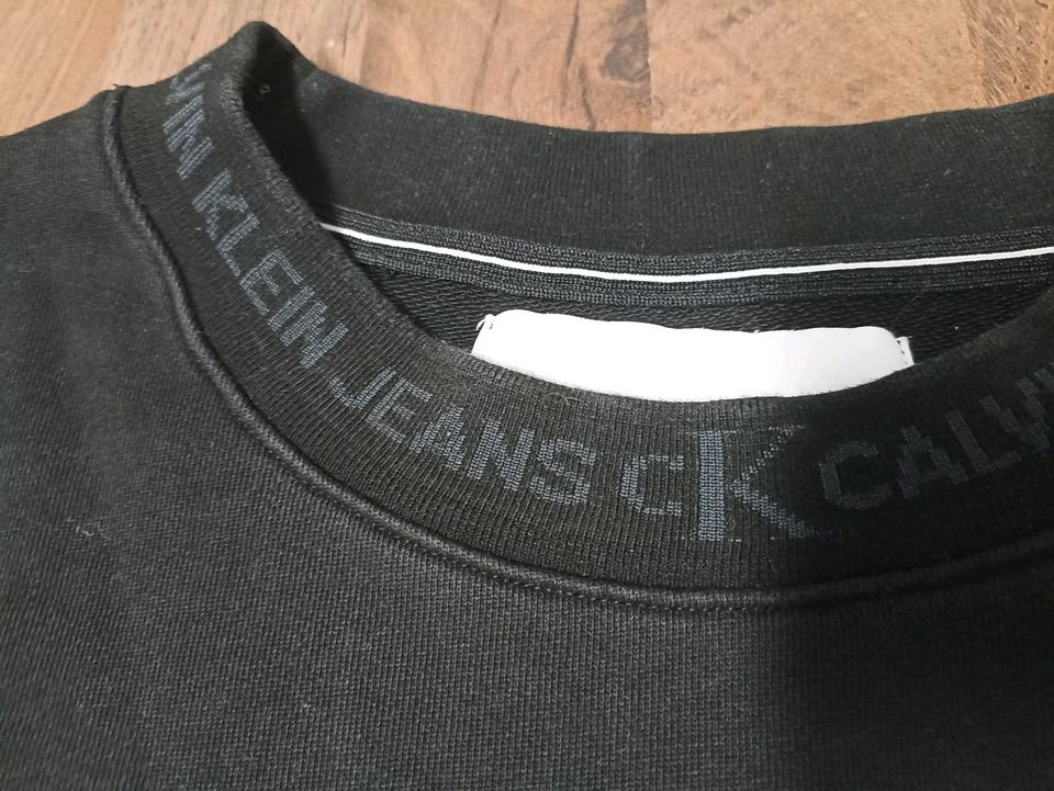 Calvin Klein Herrenpullover CK Sweatshirt Tapered Neck Sweater in Ilsenburg (Harz)