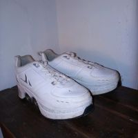 Rollschuh Sneaker Gr. 40 Rollschuhe Skates incl Versand Nordrhein-Westfalen - Attendorn Vorschau