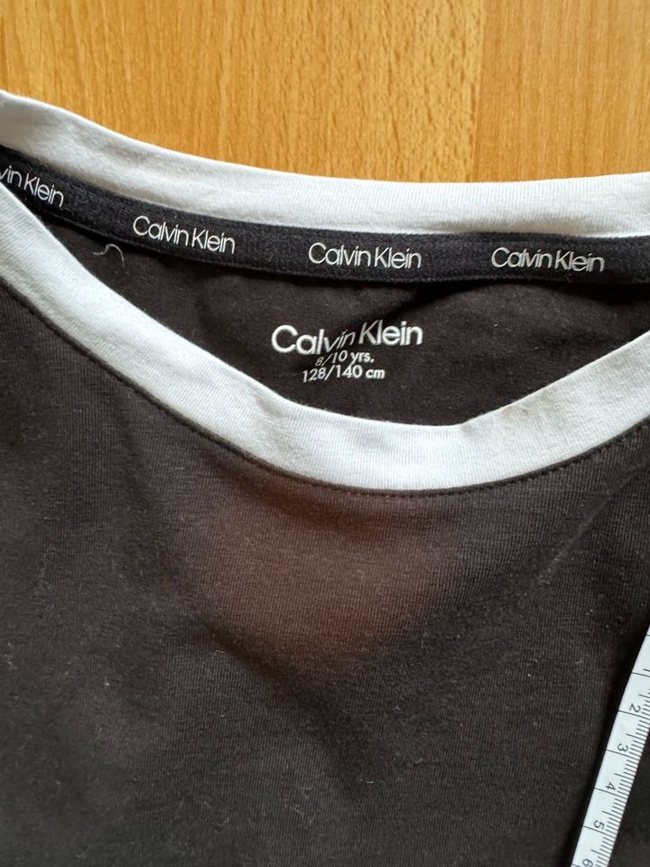 Calvin Klein Oberteil Gr.128/140 Schwarz in Düsseldorf