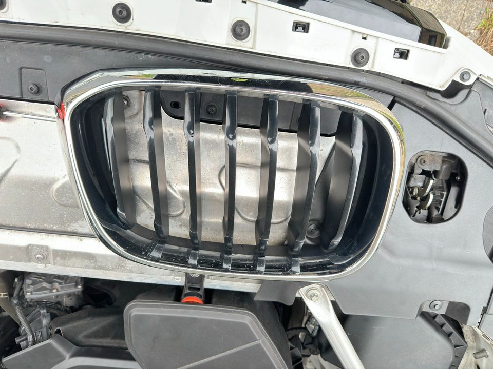 Original Kühlergrills in Chrom/Schwarz für BMW X3 G01, X4 G02 in Troisdorf