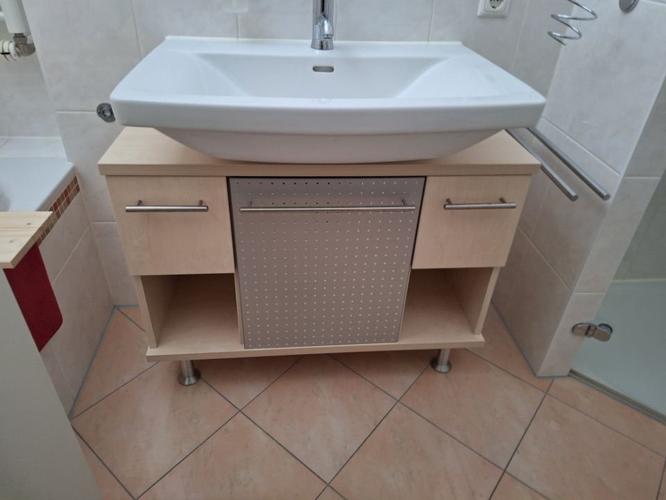 Badezimmer Spiegelschrank unf Unterschrank in Unterschleißheim