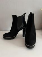 Gadea Stiefel Wildleder schwarz Gr. 39 Hessen - Hanau Vorschau