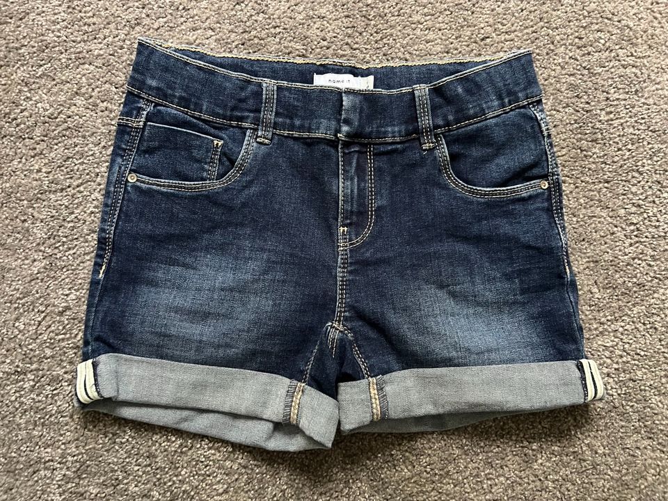 Gr. 134 * Neuwertige NAME IT Jeans Shorts * Mädchen * kurze Hose in Berlin