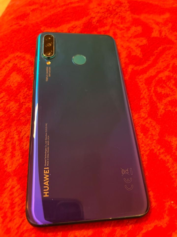 Huawei P30 lite mit Huawei Uhr in Filderstadt