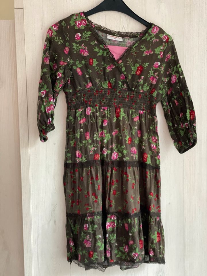 Kleid + Weste Größe 128 in Bad Ditzenbach