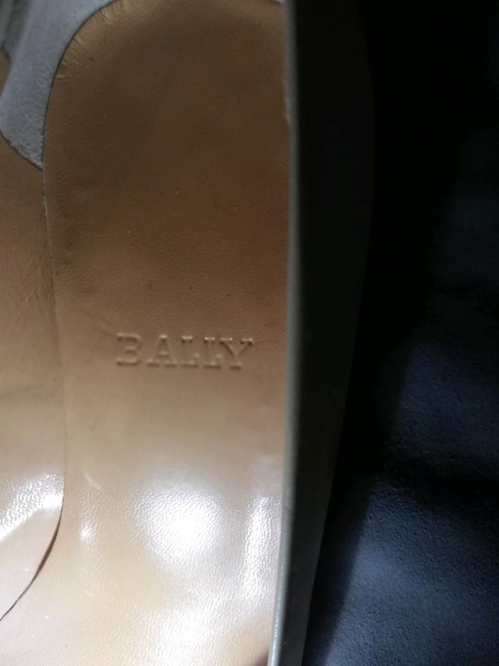 Pumps Creme weiß, 39 von Bally NEU in Berlin