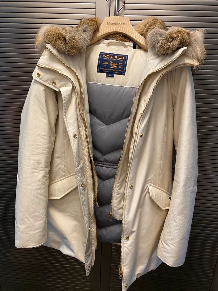 Woolrich Jacke weiß in Garbsen