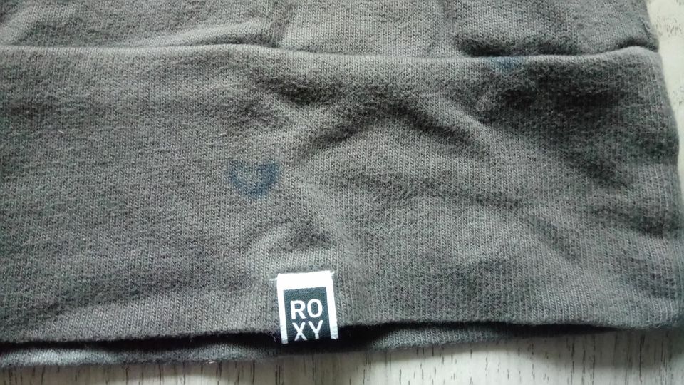 Pullover von Roxy in Gr. XS 36/38 grau mit bunten Herzen in Löningen