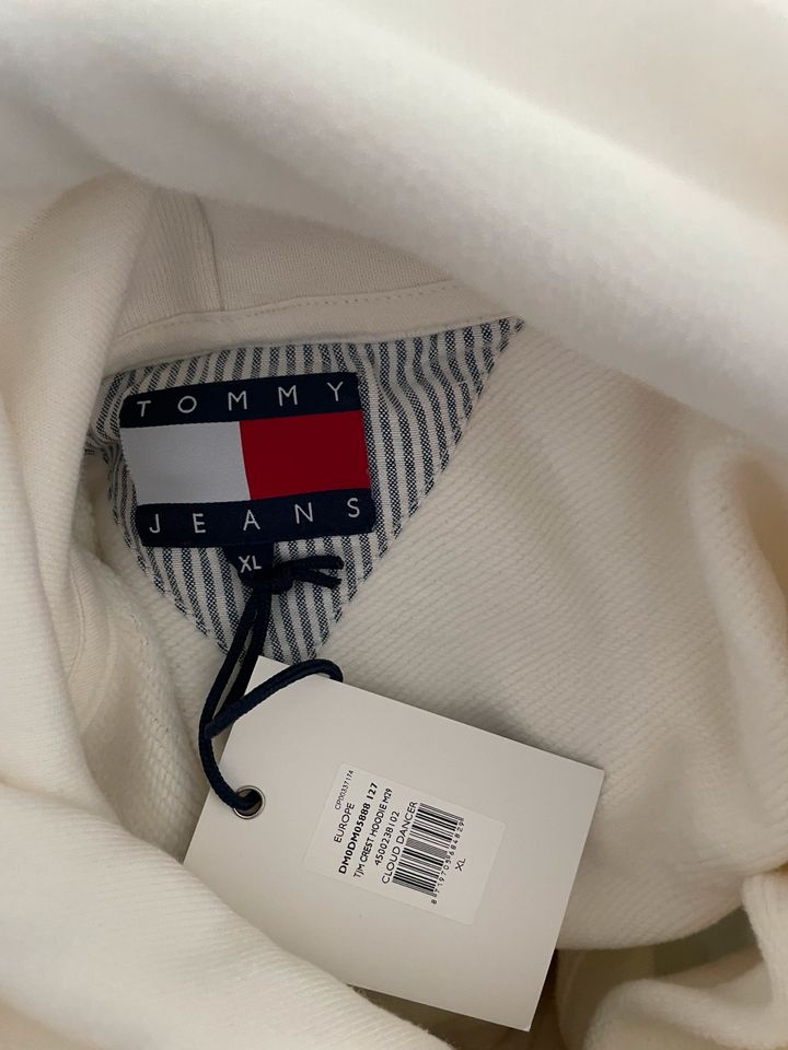 Tommy Jeans Hoodie XL Capsule Collection 6.0 in Solingen