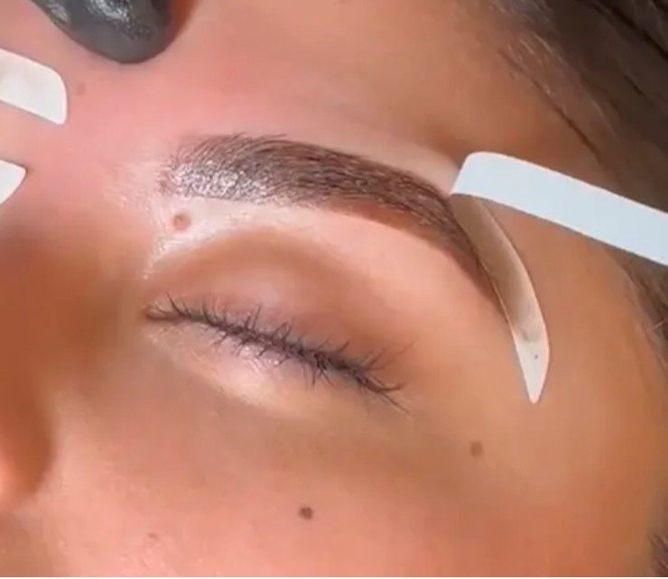 Modelle für Brows on Fleek (Airbrushtechnik) in Hamburg