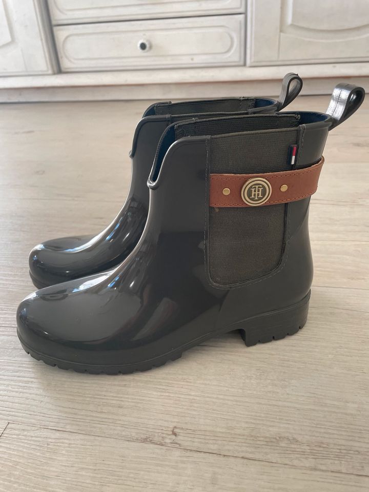 Tommy Hilfiger Gummistiefel Chelsea Boots Olivgrün/Khaki Gr. 37 in Löhne