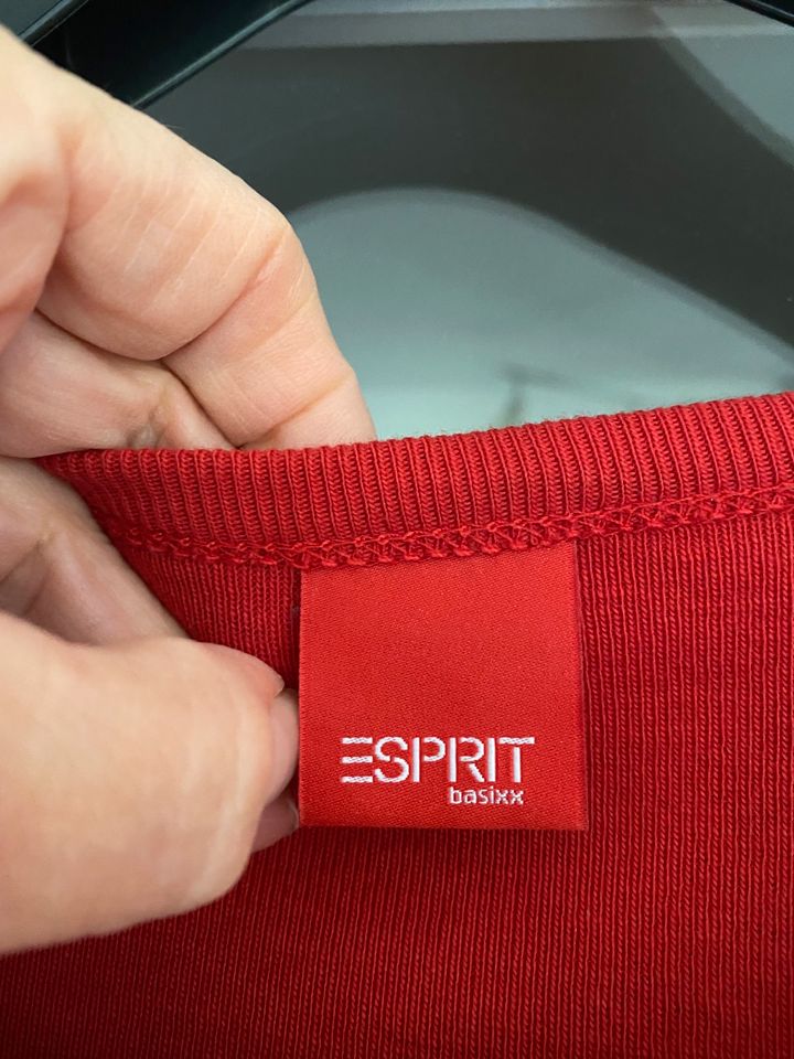 Super Herrenshirt von Esprit in rot Größe L in Hamburg