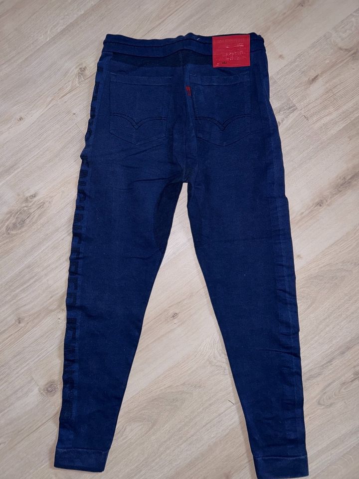 Levi‘s Jogginghose Gr S in Düsseldorf