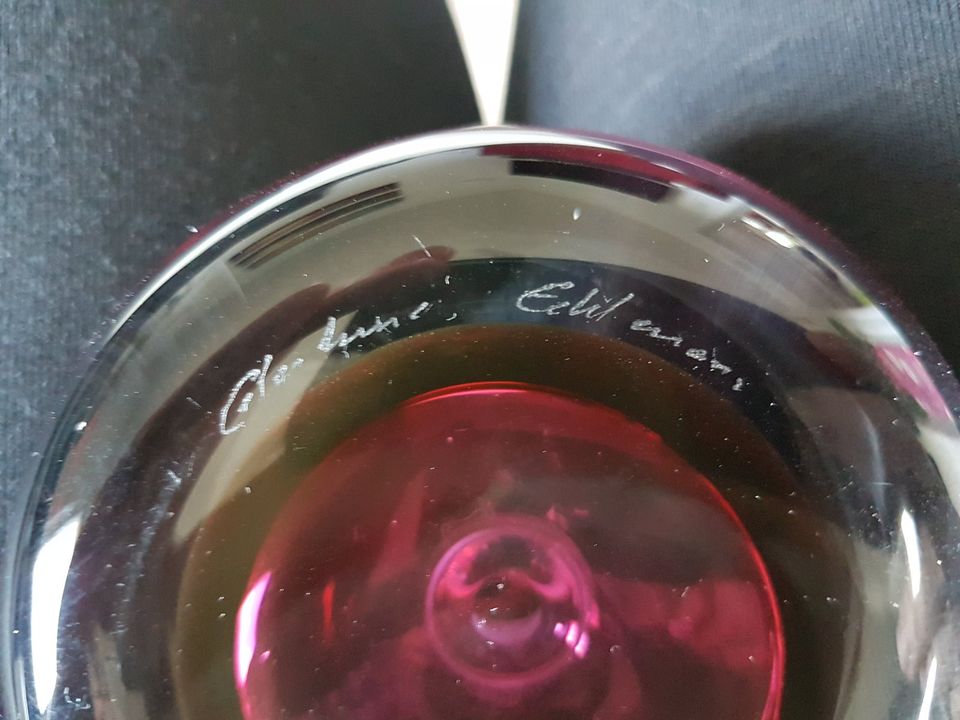 Parfum Flakon aus Glas, flach, zweifarbig rot und klar, neuwertig in Bergisch Gladbach