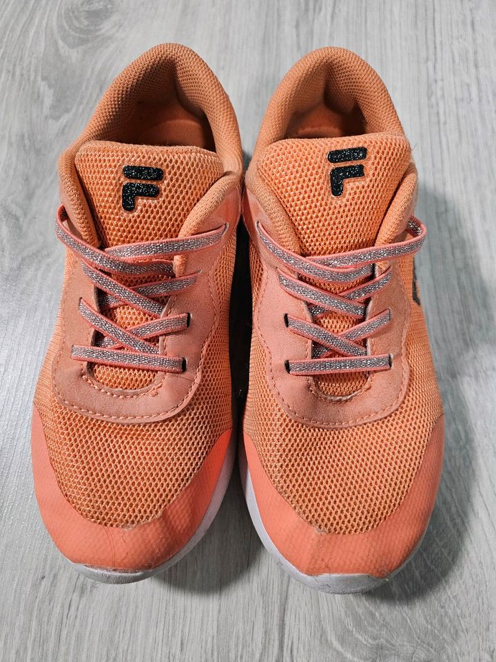 Kinderschuhe Fila Größe 33 Orange in Hamburg