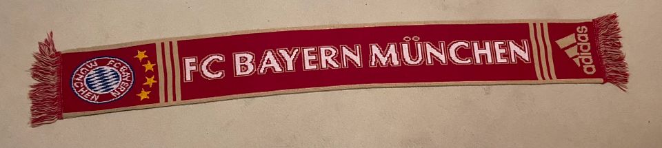 FC Bayern München Fan Schal 4 Sterne in München