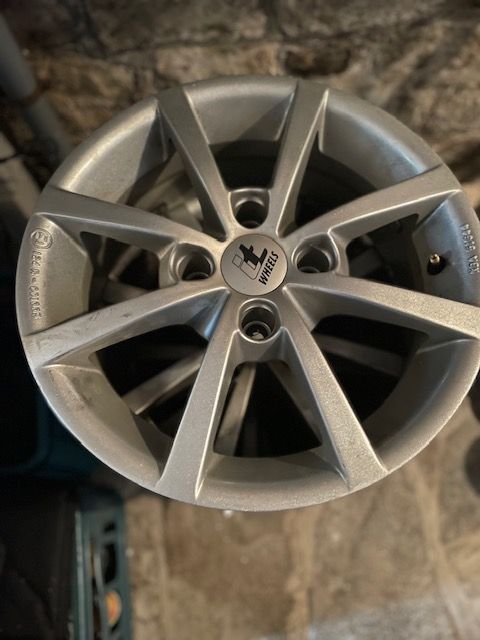 Felgen itWheels Alisia 15 Zoll (6Jx15xH2 / ET35) in Wiehl