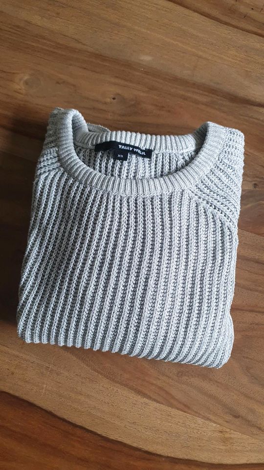 Pulli kurz xs, oder Mädchen 158/164, Kurzpullover in Troisdorf