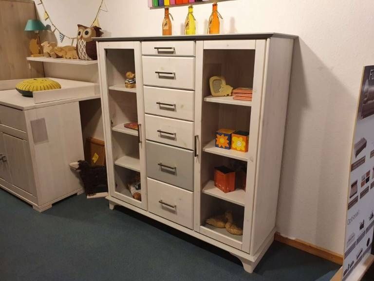 Highboard aus Kiefer in Viersen