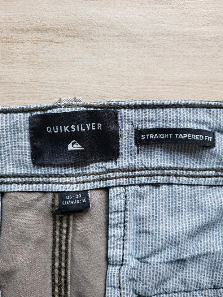 Herren Shorts Quicksilver Größe 30 in Wunstorf