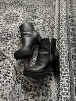 H&M Plateau Stiefeletten schwarz 38 Bayern - Bad Abbach Vorschau