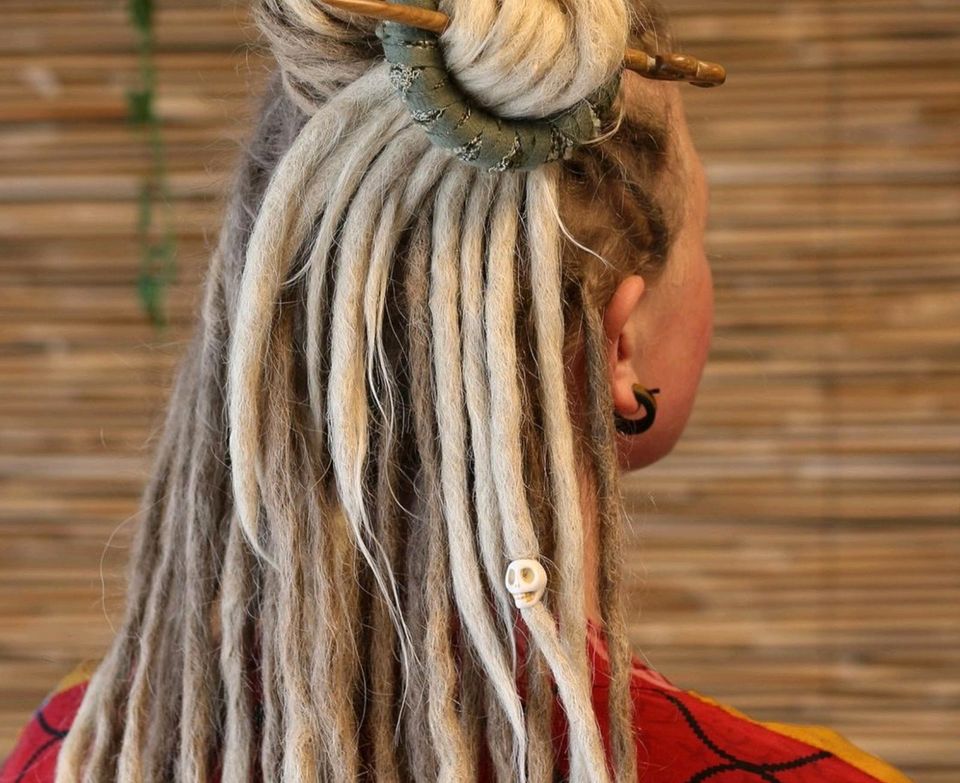 Ich flechte dir Dreadlock Extensions ein in Köln